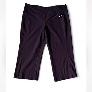 Nike Dri-fit wide legged yoga capri pants. NWOT. Women’s size Large. Black.